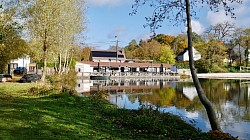 Renipont plage à été un lieu emblématique de ce nouveau tourisme citadin . Des wagons campings ont même été un temps installés à l’arrêt chapelle-Renipont