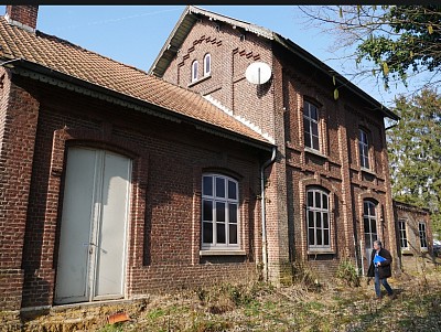 Arrière de la gare . Ici avec Denis Boswell