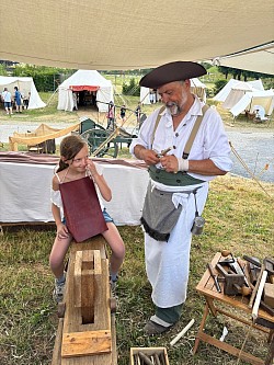 Savoirs faire et métiers traditionnels : utilisation d’un banc à planer