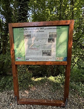 Sur ces trois panneaux figureront Un historique simplifié de la ligne et des renvois à plus d’informations vers le site «  le vicinal à Lasne » ou  d’autres sources