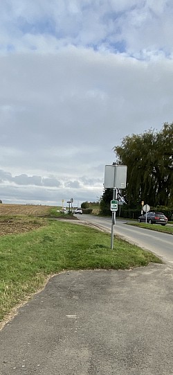 Avant les travaux de création d’une piste cyclable a l’emplacement de la voie